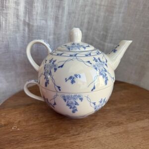 VTG Skye McGhie Tea For One Rose Brocade Stackable Blue White Floral Teapot Cup